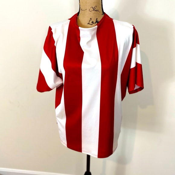 Top - Picture 2 of 3